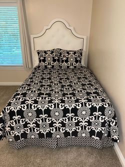 Black and White Floral Bedding Set