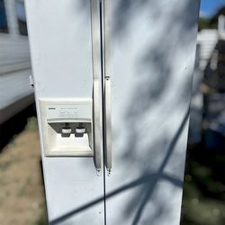 Kenmore side by side white refrigerator