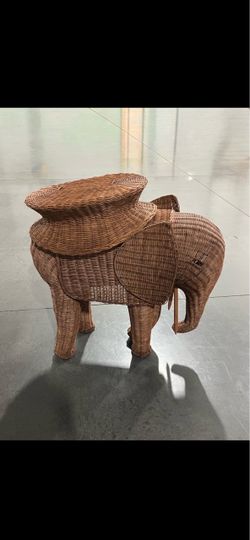 Rattan animal decor