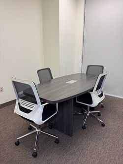 Modern Conference Table with 4 Office Chairs – Excellent Condition