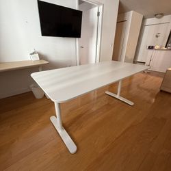 Office desk 
