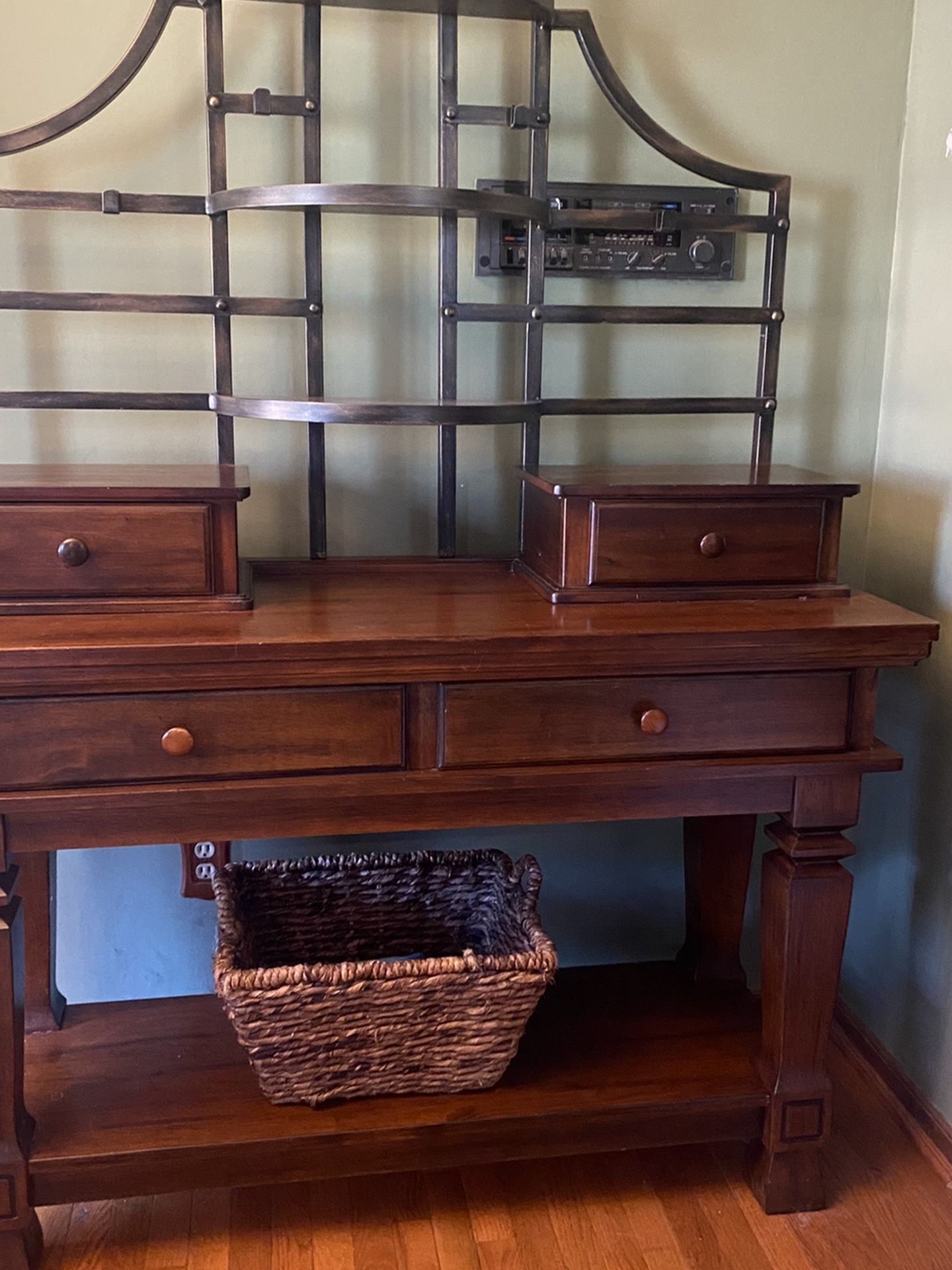 Dining Room /Den Hutch