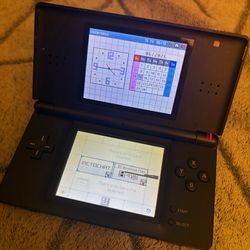 Nintendo DS Lite (some dead pixels that’s all)