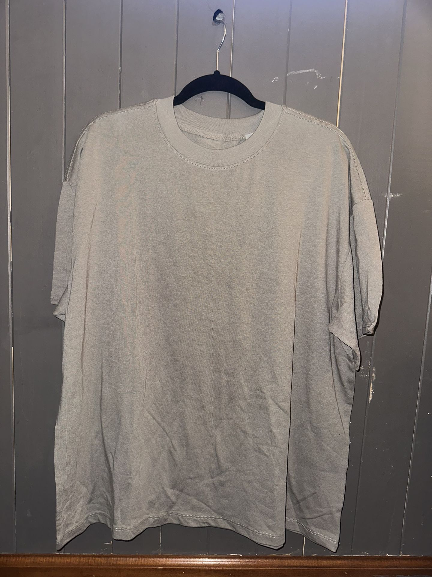 Essentials T-Shirt Size L