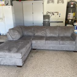 Sofa With Chaise 