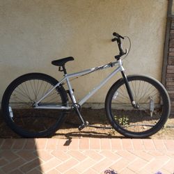 Kink
Drifter 26" Big Wheel BMX Bike With Helmet.