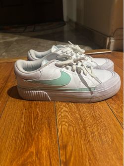 Nike Sneakers for Women/Girl size 8.5