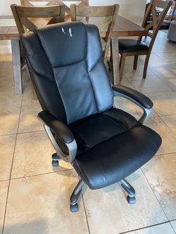 Black Swivel Office Chair