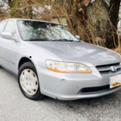 2000 Silver Honda Accord