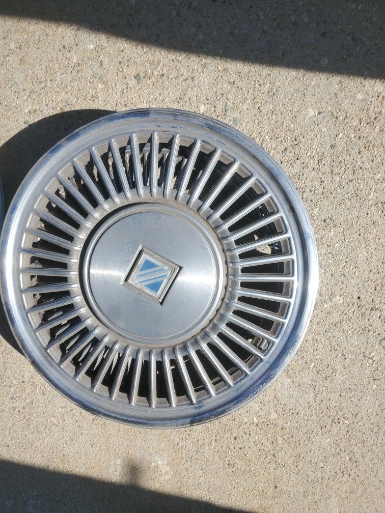 Buick Regal Hub Caps 14in Original See Pictures