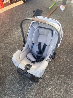 Nuna infant car seat