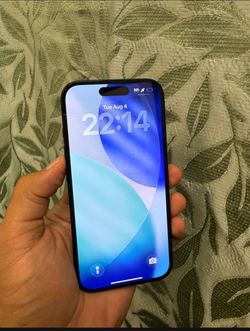 Barely used clean iPhone 16 128gb verizon