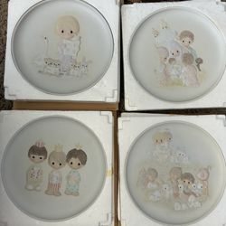 4 Precious Moments Christmas Plates with Boxes