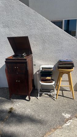 Antique Victor Talk Box Record Player