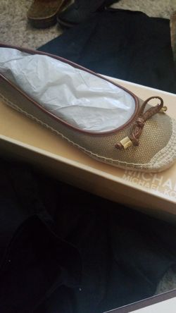 New in box Michael Kors slip on shoes 9m