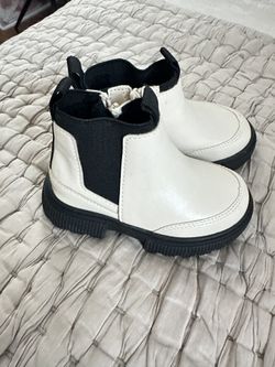 Size 6 Zara Boots Girls