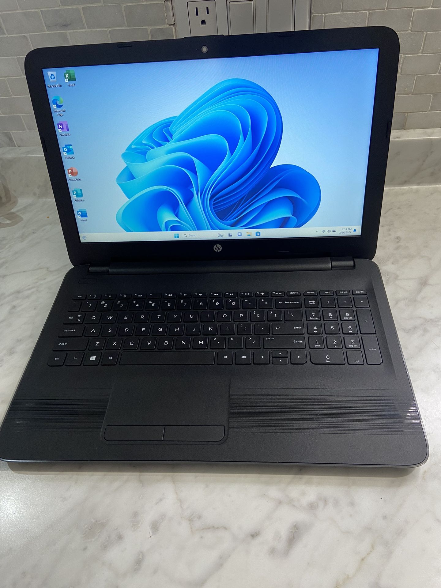 Laptop Hp  Display 15.6”