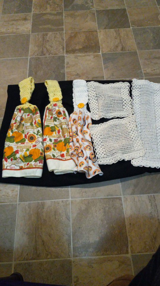 Vented Six Piece Grandma's Crochet Set Hanging Towels With Button And Three Other Crochet Items All Six Pieces Very Old Excellent Condition Handmade
