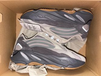 Adidas Yeezy 700 V2 “Tephra” Size 6M