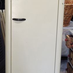Mid Century Metal Pantry Cabinet  *Located In Shelton 