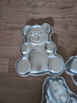 Cake pans 13" L