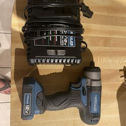 Hercules 3/8 impact wrench with battery and charger 12v Works Great $85