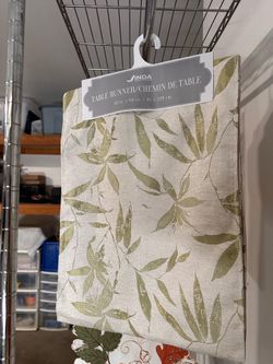 Dining table runners