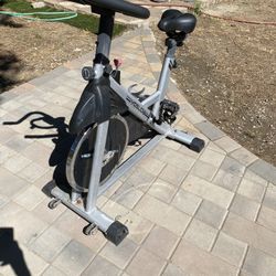 EXERCISE BIKE (Brand YOSUDA)Home Gym lose Weight