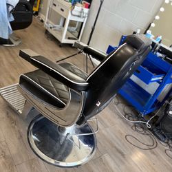 ⚠️BARBER CHAIR AND 2 STATIONS  FOR SALE 💈