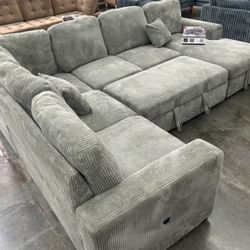 New X-Large Sleeper Sectional Couch / Free Delivery 