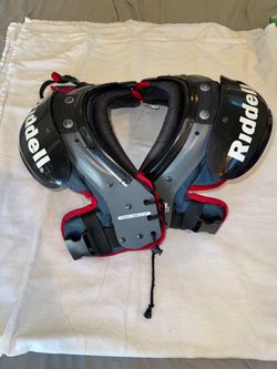 Riddell Pursuit Football Shoulder Pads