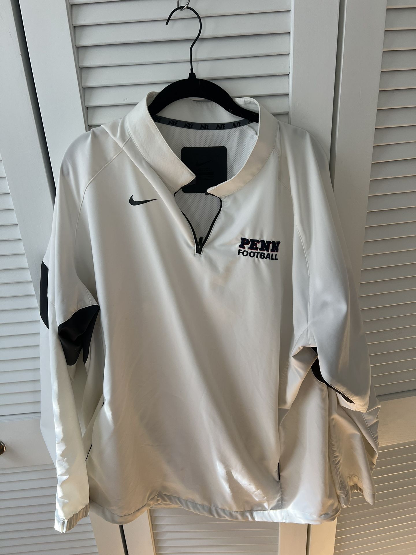 Penn Football Coaches Lightweight Shell. Wind And Waterproof 