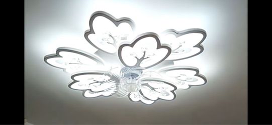 BRAND NEW FLOWER PEDAL LED LIGHT FIXTURE WITH CEILING FAN