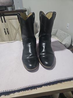 Justin 10 1/2 men's boots  - in chandler
