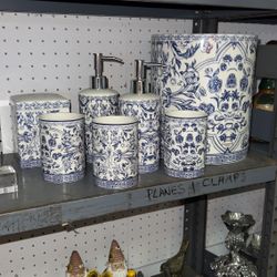 Blue and White Floral Bathroom Set