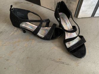 Silver slipper size 4