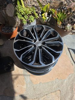 Toyota corolla wheels 17"