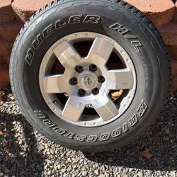 Original Wheels And Tires For Toyota FJ Cruiser 2007