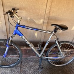 Trek Alpha 4300 mountain bike