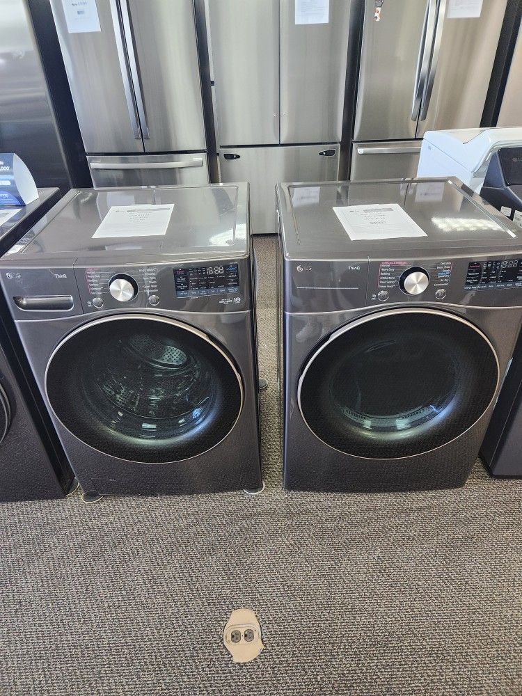LG Front Loader Washer And Dryer Set