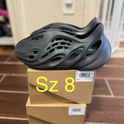Adidas Yeezy Foam RNR Size 8 💯authentic With Receipt