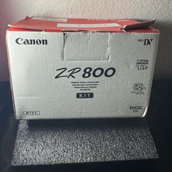 Canon ZR800 Mini DV Camcorder