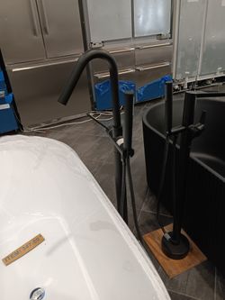 Freestanding Bathtub Fillers 