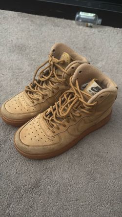 Nike tan Air Force 1