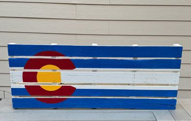 Colorado flag painted pallet