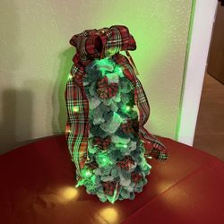 Yarn Christmas tree With lights 