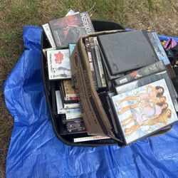 Bin Of DVDs/ Caja Llena De Peliculas DVD 