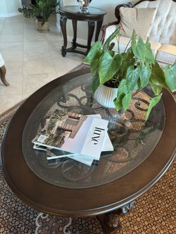 Coffee Table and End Table- Like New