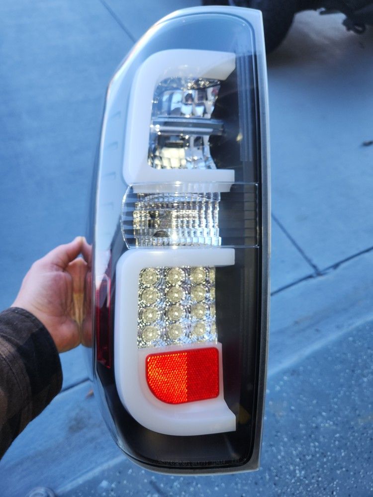 14-21 Toyota Tundra Tail Lights