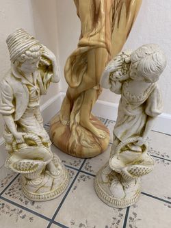2 Small Statue